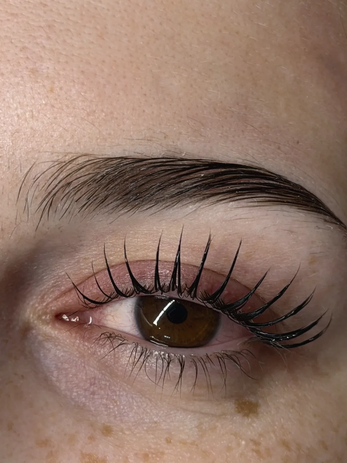 Korean Lashlifting bei sehr langen Naturwimpern
